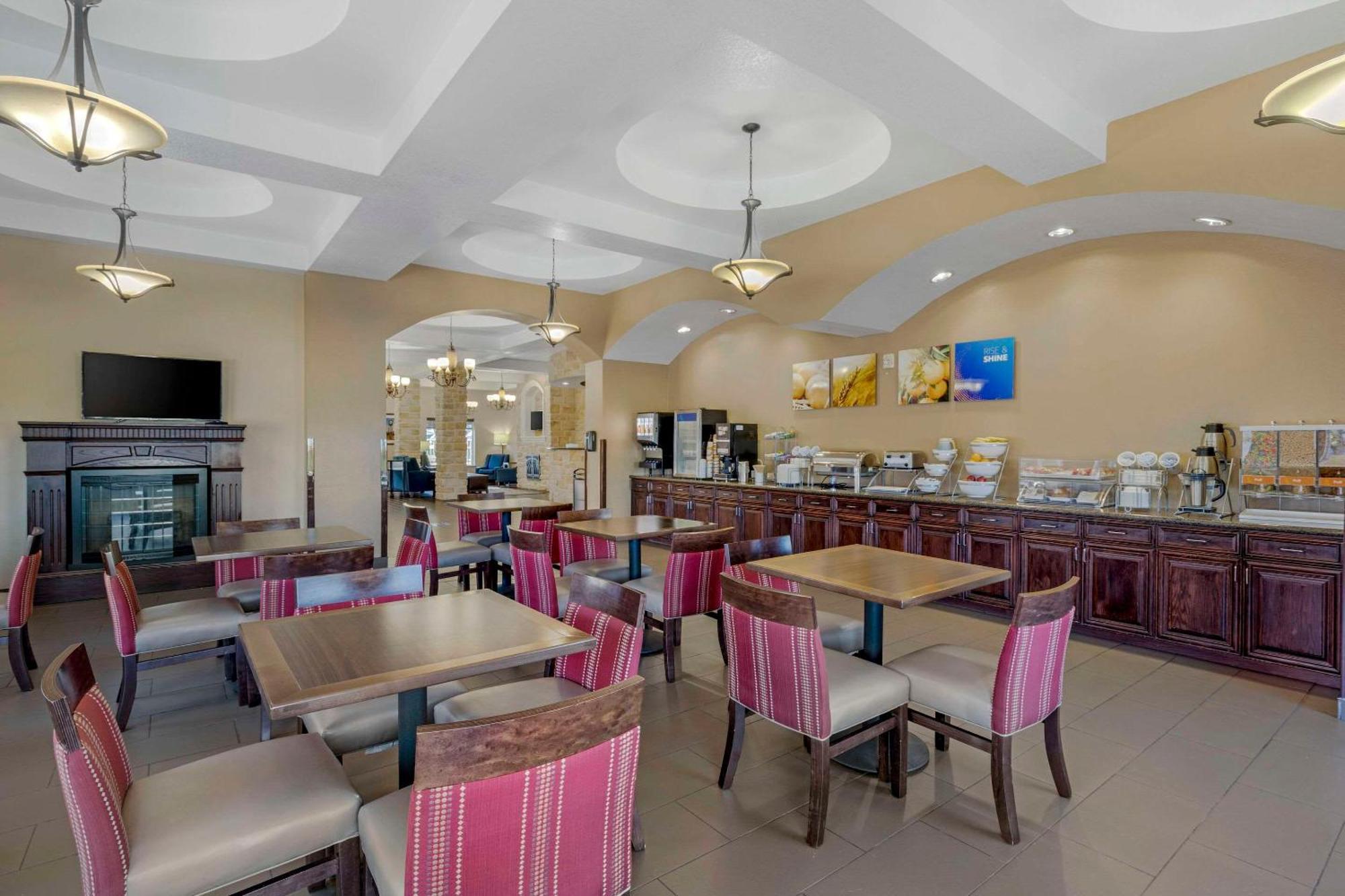 Comfort Suites Benbrook Ngoại thất bức ảnh