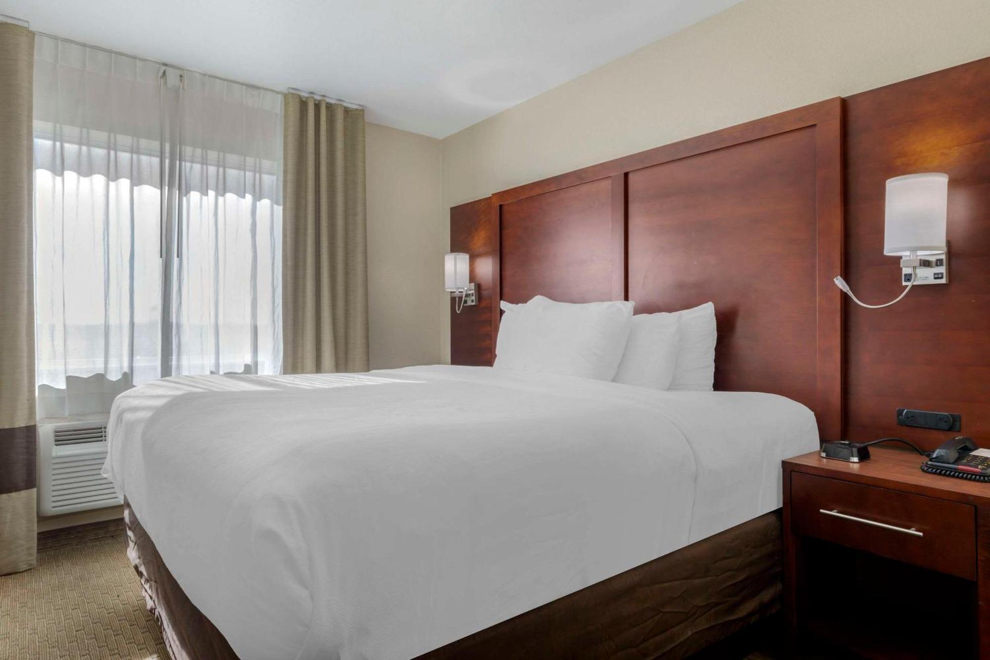 Comfort Suites Benbrook Ngoại thất bức ảnh