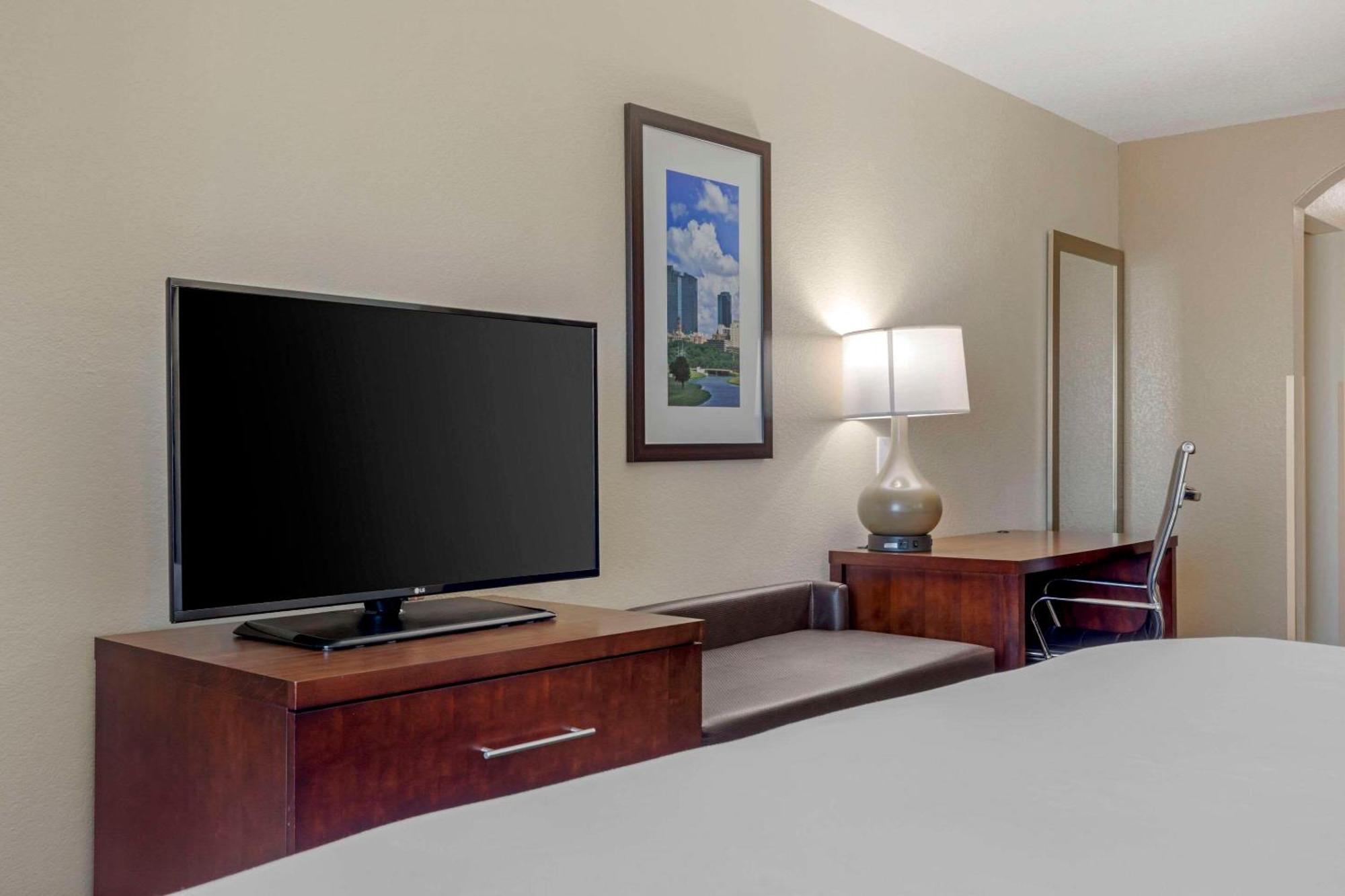 Comfort Suites Benbrook Ngoại thất bức ảnh
