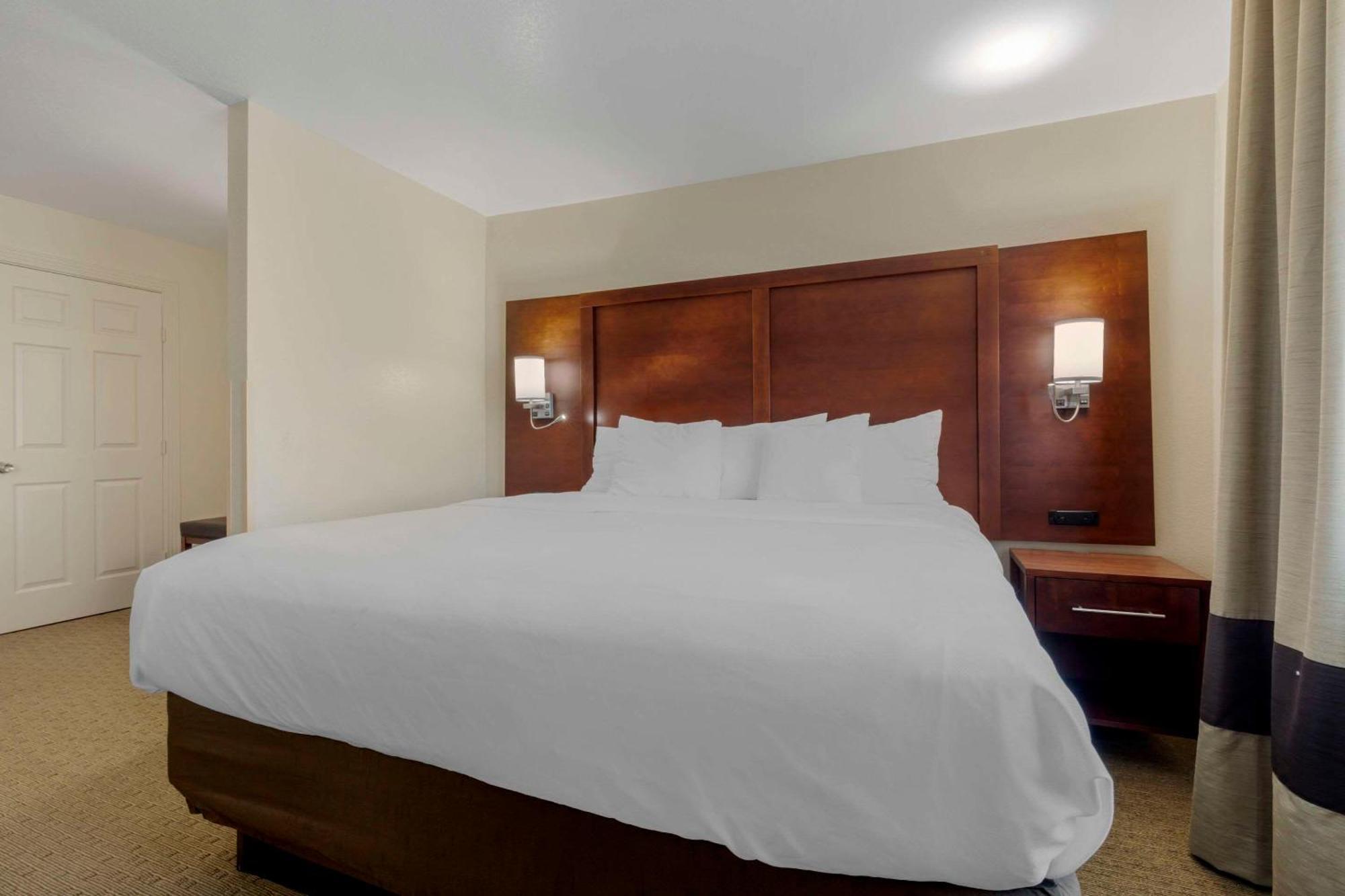 Comfort Suites Benbrook Ngoại thất bức ảnh