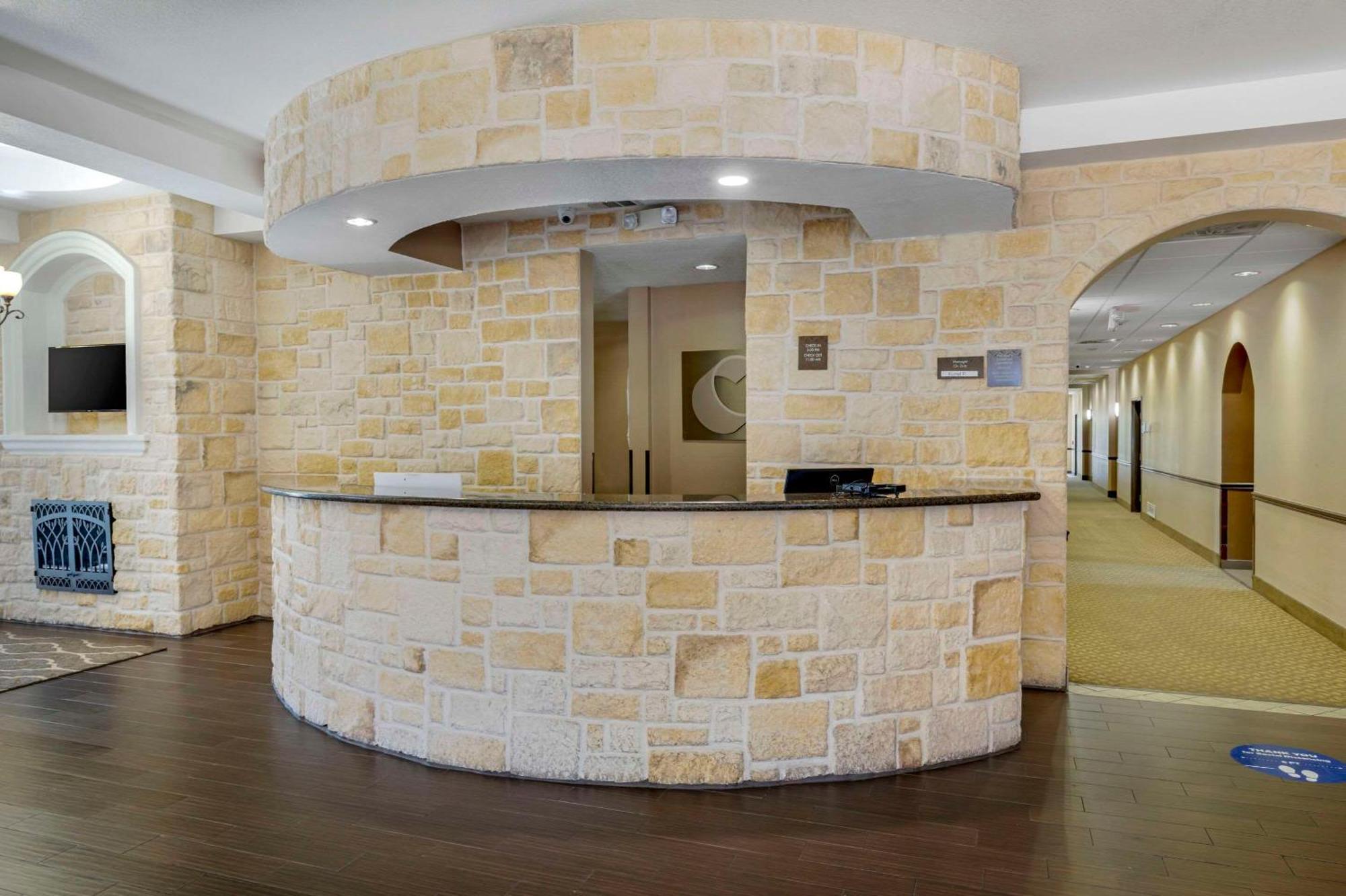 Comfort Suites Benbrook Ngoại thất bức ảnh